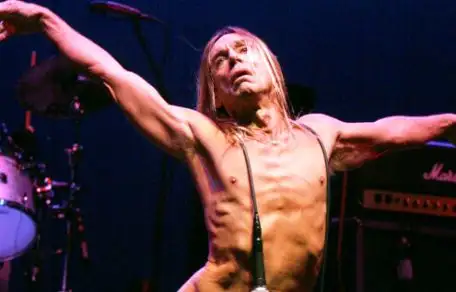 Iggy Pop posó desnudo para estudiantes de arte