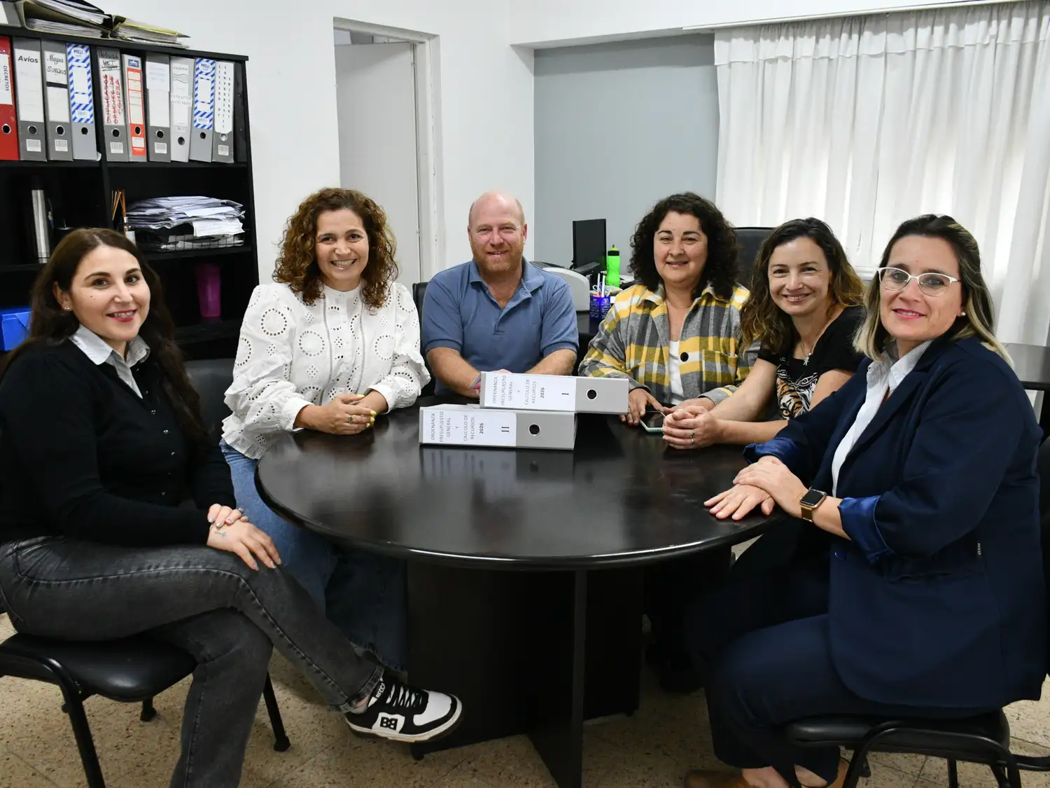 El jefe comunal anunció el envío del presupuesto al HCD junto al equipo económico municipal.