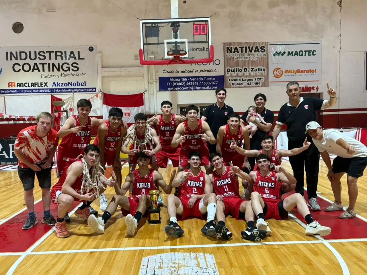 El Griego se quedó con una merecida copa en un gran año deportivo. Foto: Cata Grossi Kozyra