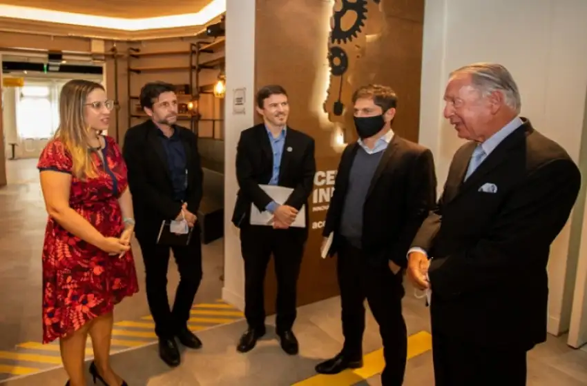 Kicillof se reunió con las autoridades de la Unión Industrial Argentina