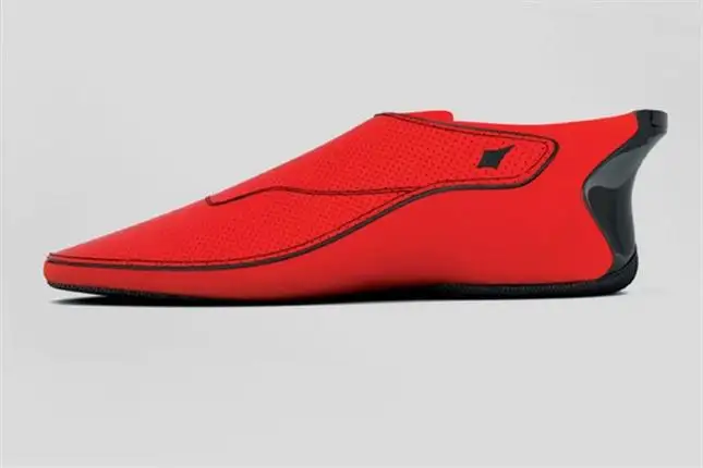 Presentan unas zapatillas que conocen el camino por recorrer