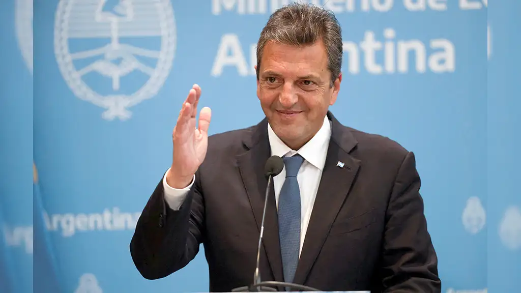 Massa realizó anuncios sobre planes sociales e inclusión laboral