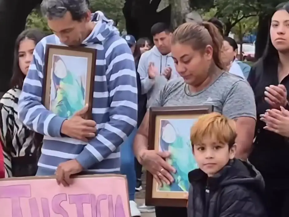 Los padres de Guadalupe encabezaron la movilización.