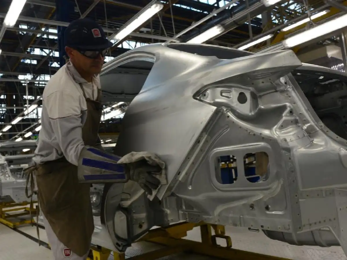 Fiat y Peugeot se fusionan y unen plantas en Latinoamérica