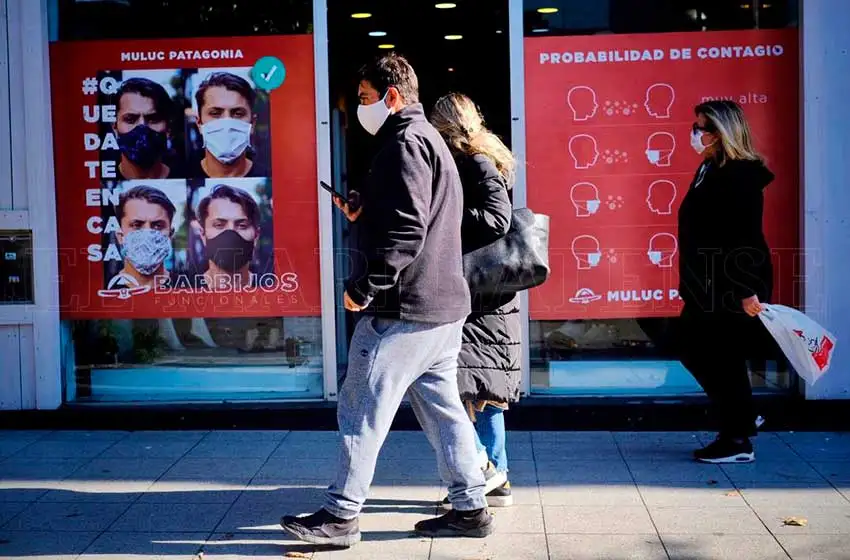 La Cámara Textil le pidió a Montenegro extender el horario de los comercios