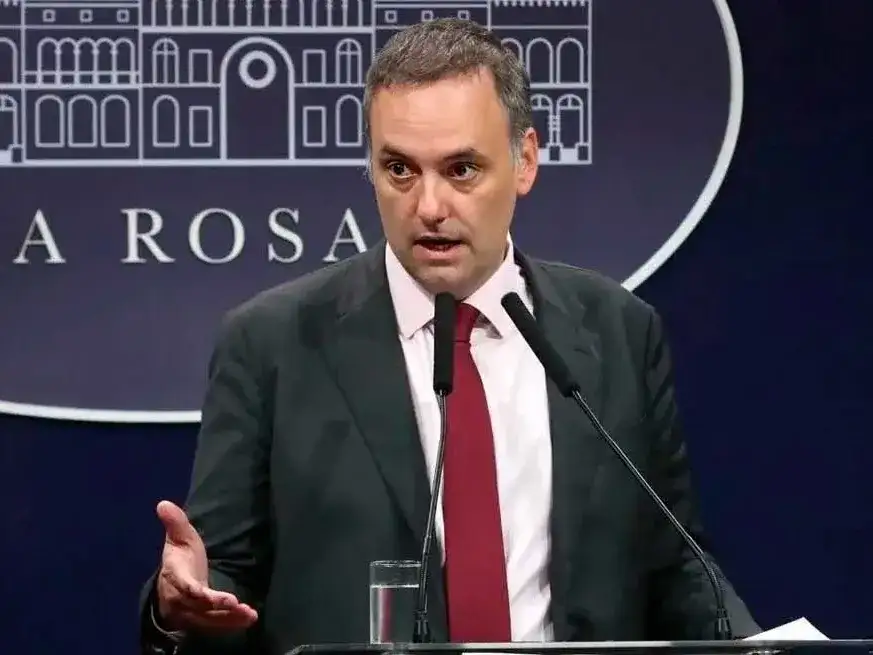 Manuel Adorni, el flamante Jefe de Ministros volvió a ser vocero este viernes.