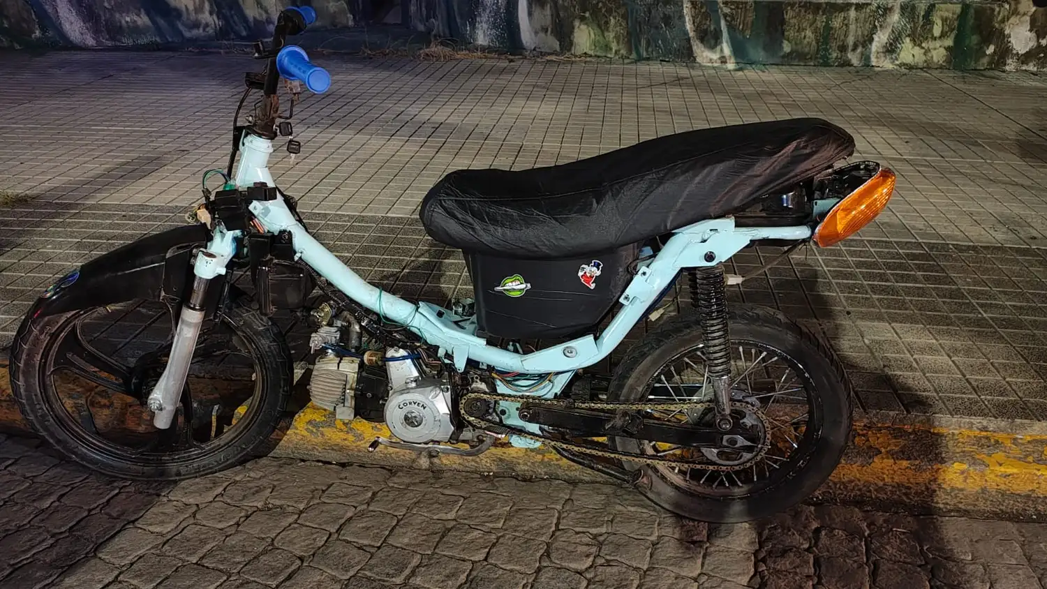 La motocicleta secuestrada por los inspectores de tránsito.
