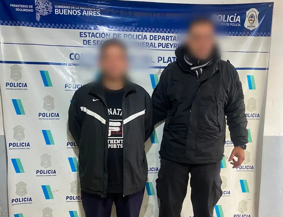 El procedimiento se inició al detectarse la presencia del individuo en el techo de la propiedad.