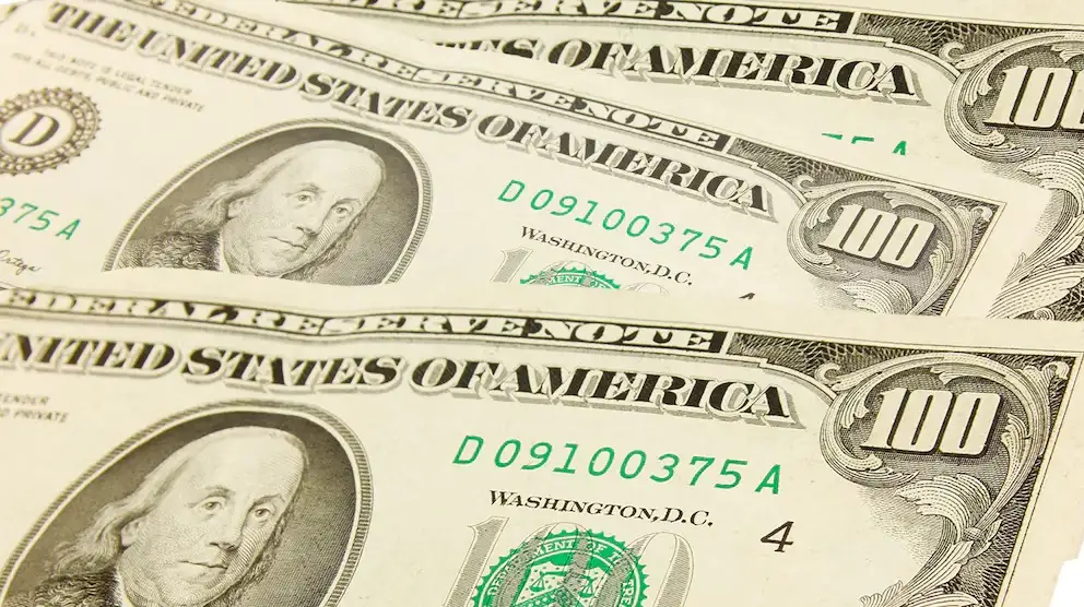 El dólar blue toca los $1.300 y marca su mayor suba del año