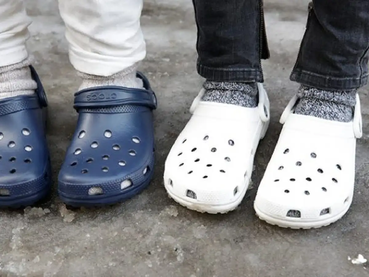 ¿Moda? Salieron crocs con tacos y son furor en internet