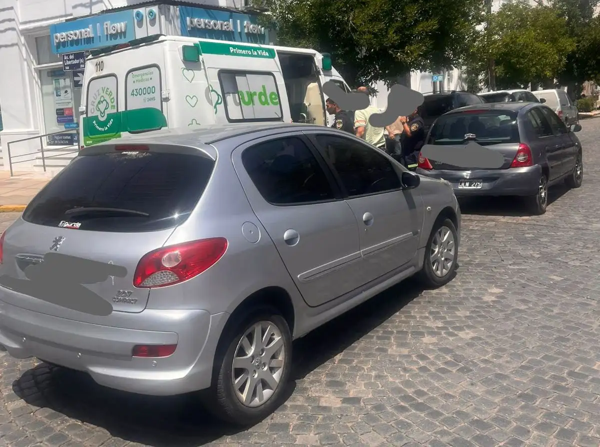 Accidente de tránsito en el centro: una mujer embarazada y su hijo resultaron ilesos