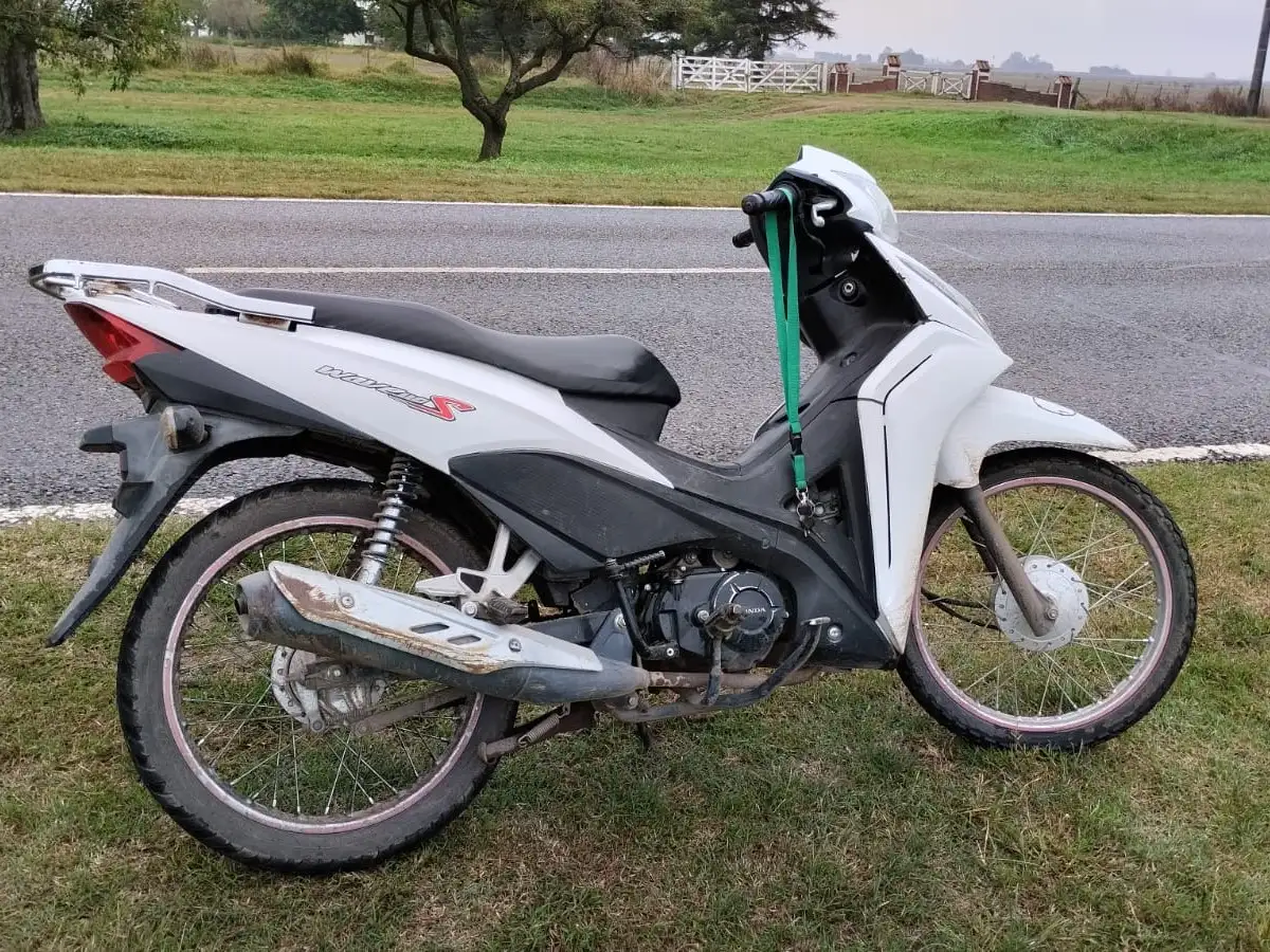 La moto tenía pedido de captura desde el año 2022. Crédito: Relaciones Policiales.