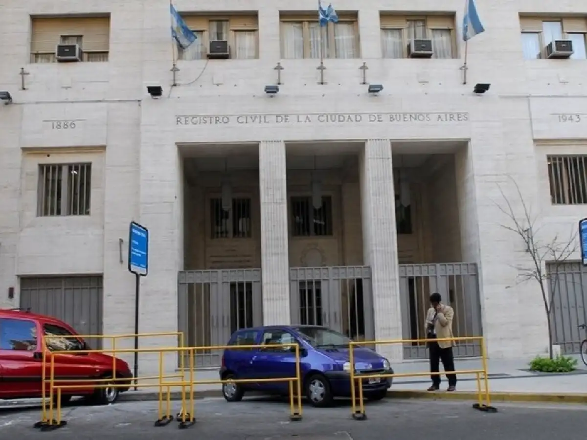Dos papás y una mamá: en un fallo histórico, se registró a un bebé con una triple filiación desde su nacimiento