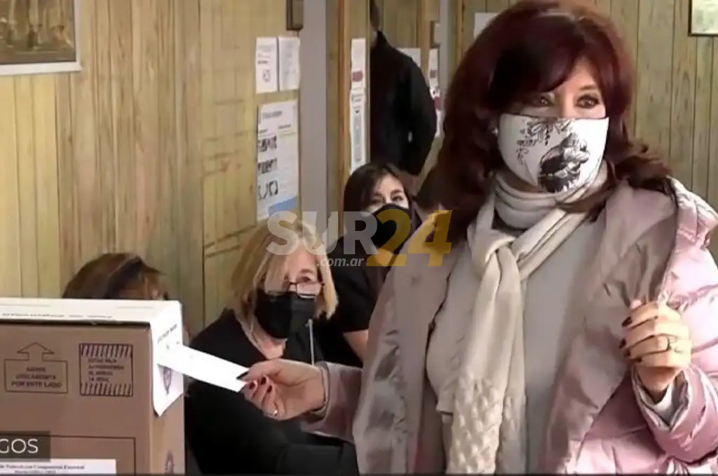Cristina Kirchner fue a votar y no quiso hacer declaraciones