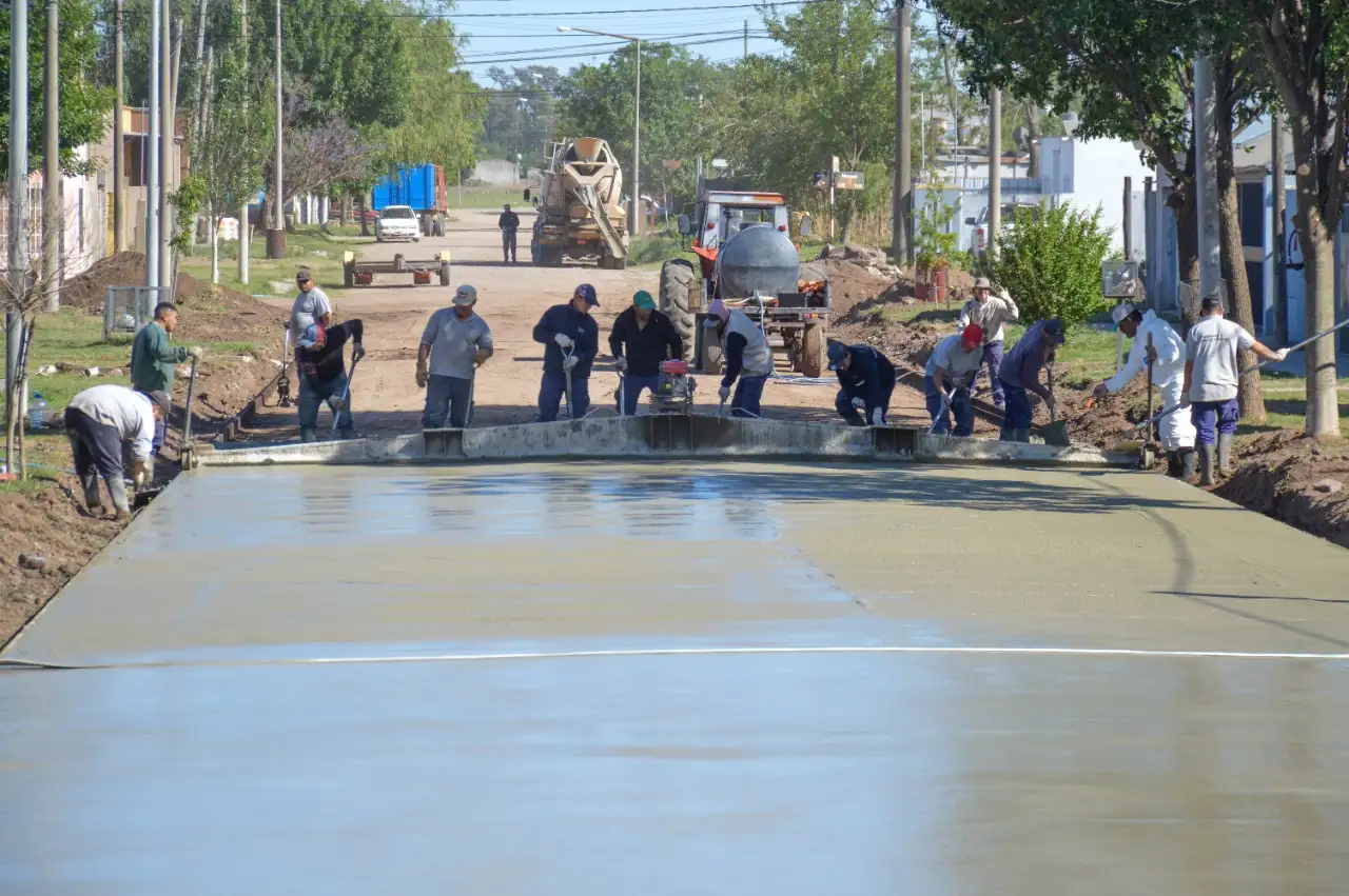 Con más de 60 cuadras pavimentadas en el año, Chiarella apuesta fuerte a la obra pública