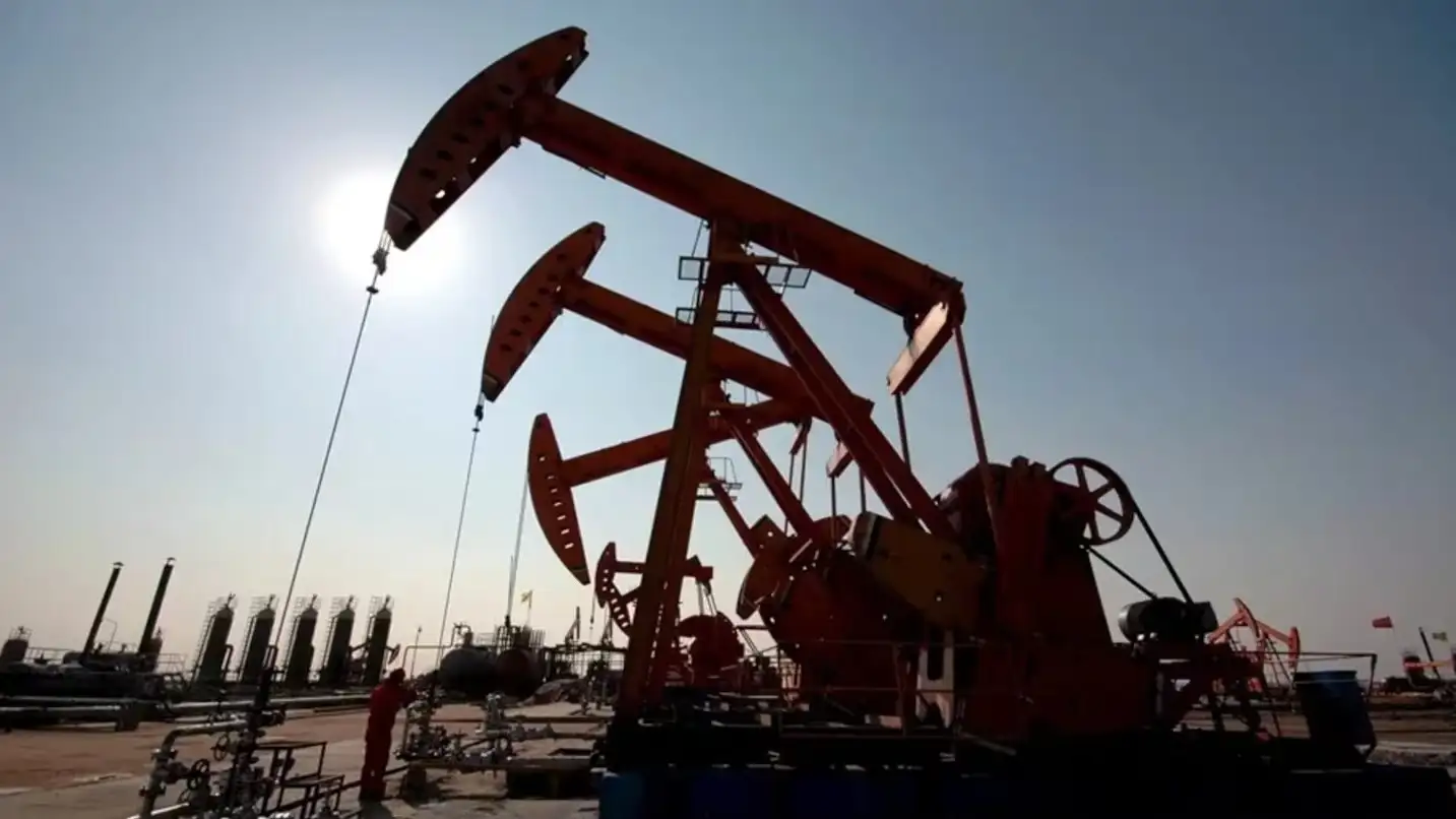 El petróleo vuelve a subir tras el ataque de Irán a buques en Estrecho de Ormuz