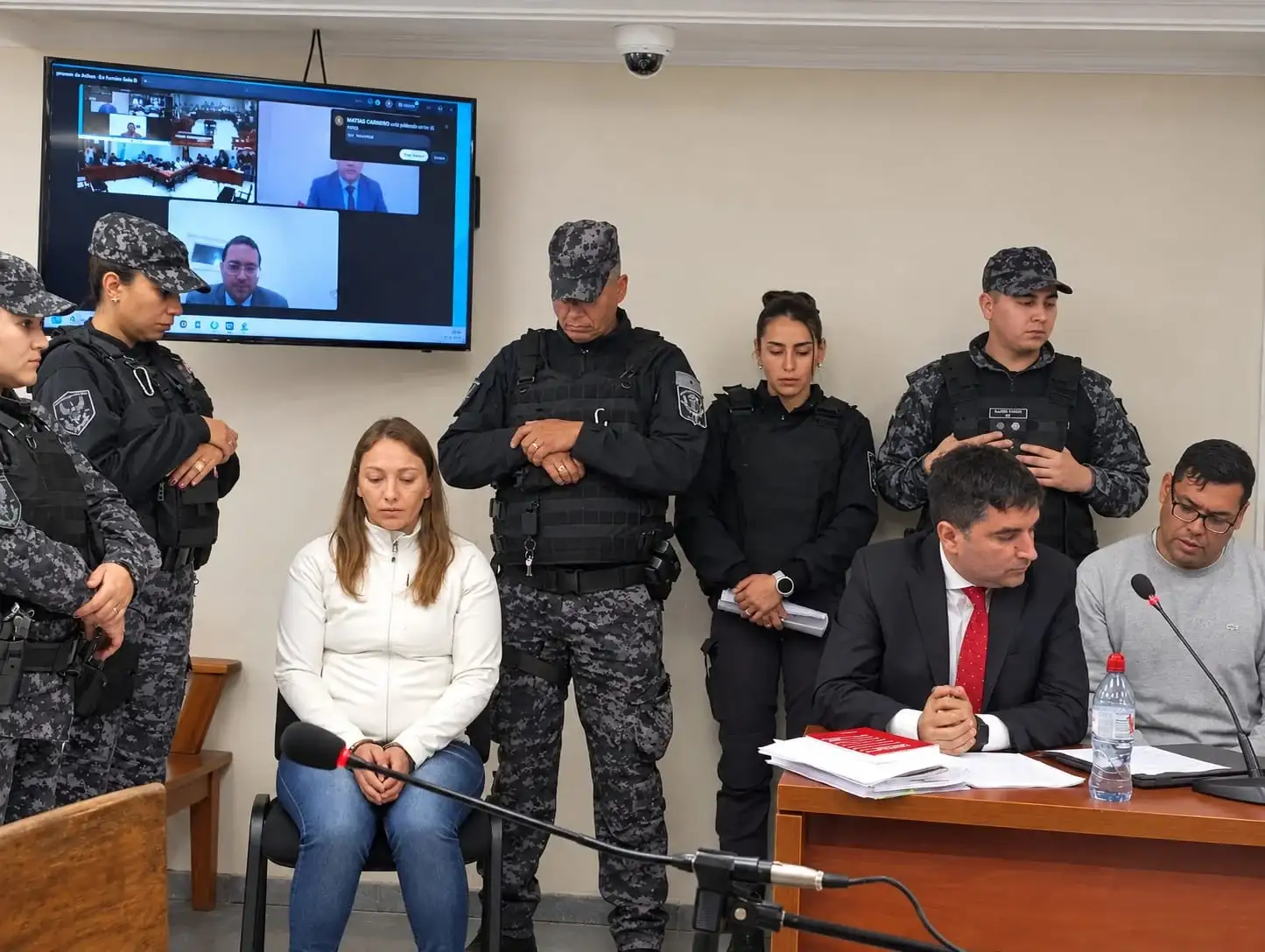 La madre de la niña asesinada enfrenta gravísimos cargos.