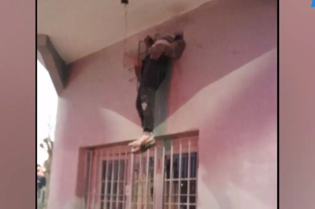 Lomas de Zamora: intentó entrar a robar a una casa, quedó atrapado y murió asfixiado