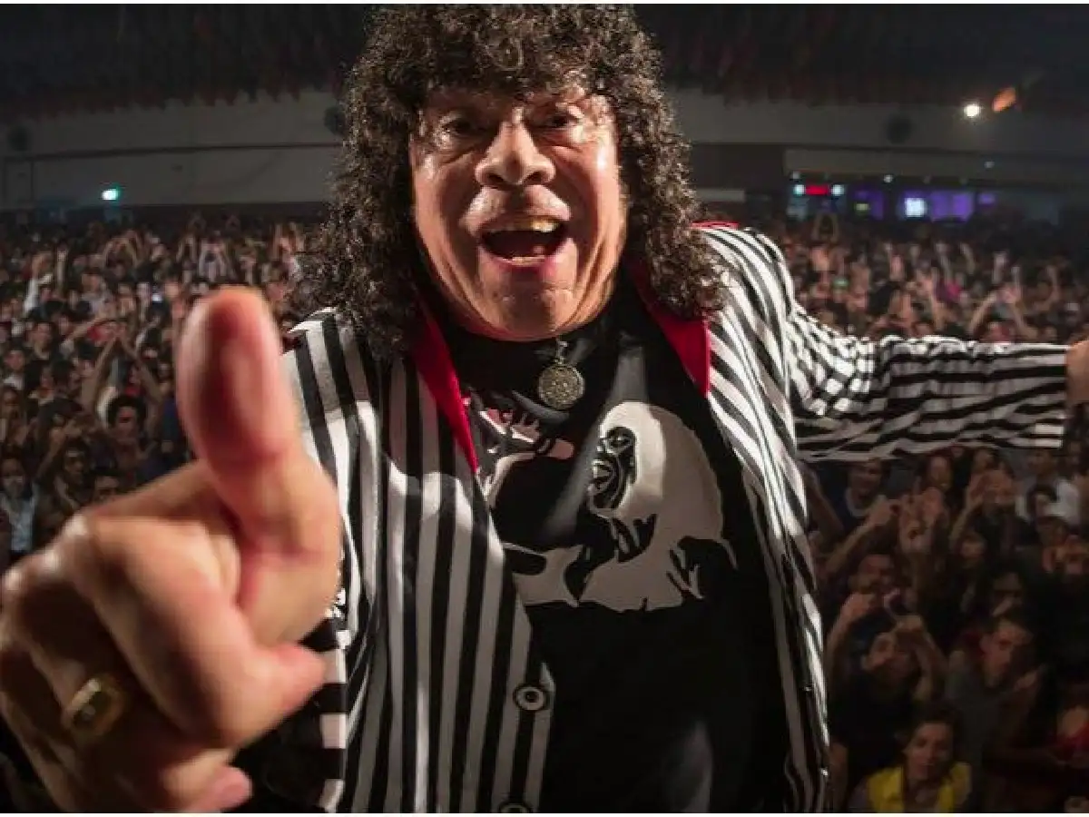 Carlitos “Mona” Jiménez trae su música esta noche al Gigante de Bomberos