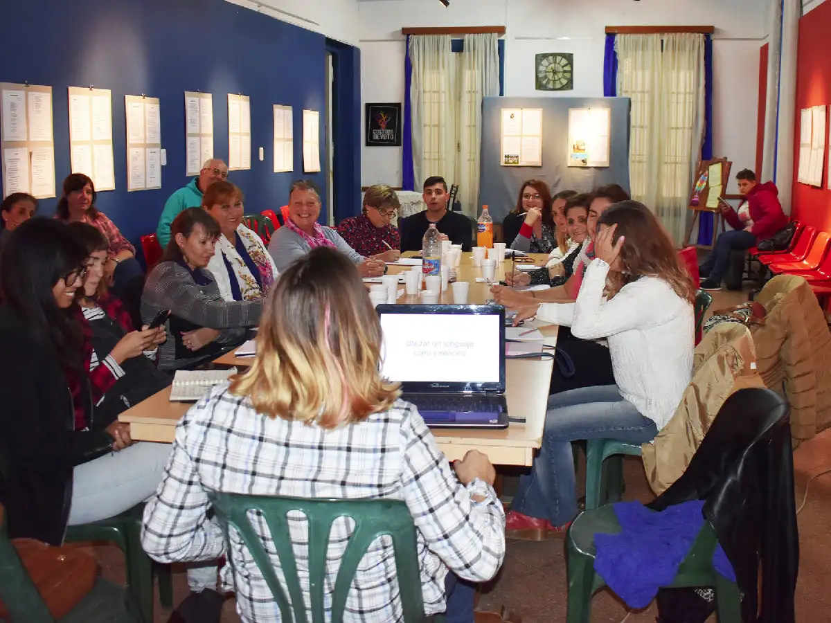 Devoto capacita a la región sobre gestión cultural        