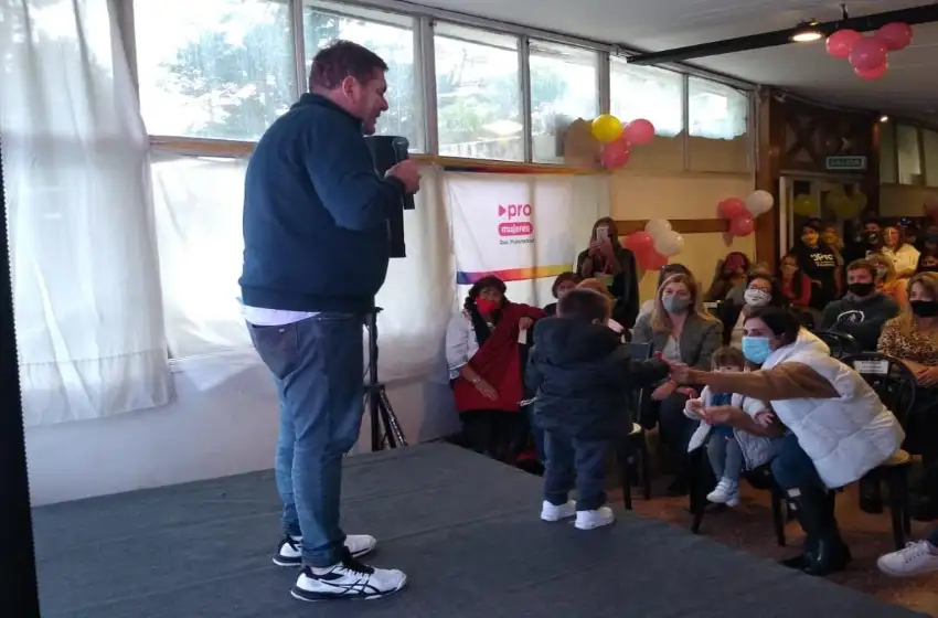 Multitudinario encuentro del PRO marplatense: "Trabajamos para mejorar la política"