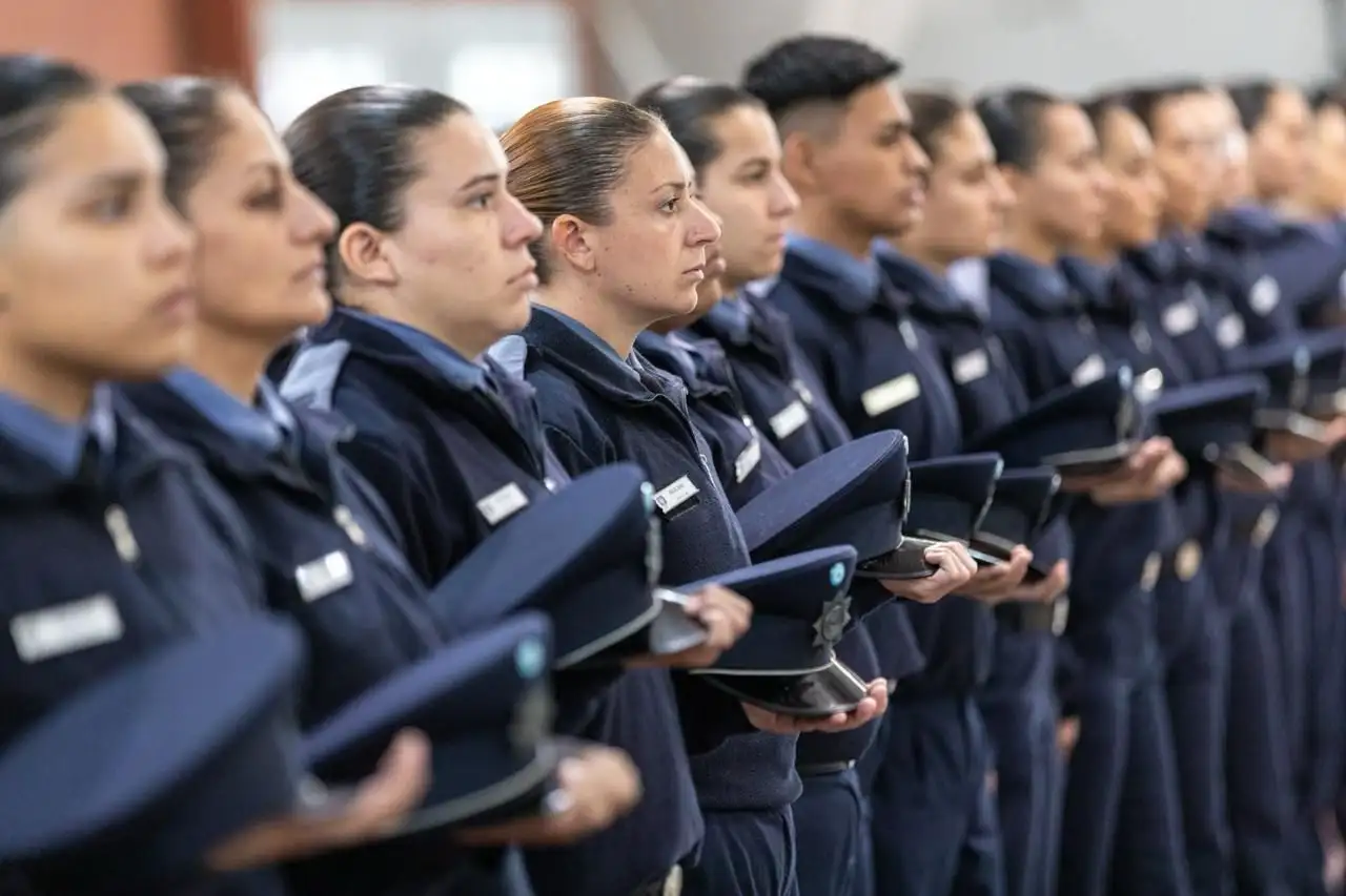 Ingresarán 350 mujeres y 850 hombres.