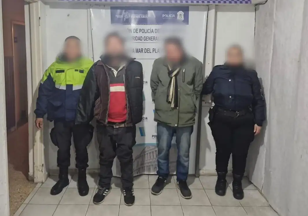 Los aprehendidos fueron identificados como dos hombres de 41 y 46 años, ambos en situación de calle.