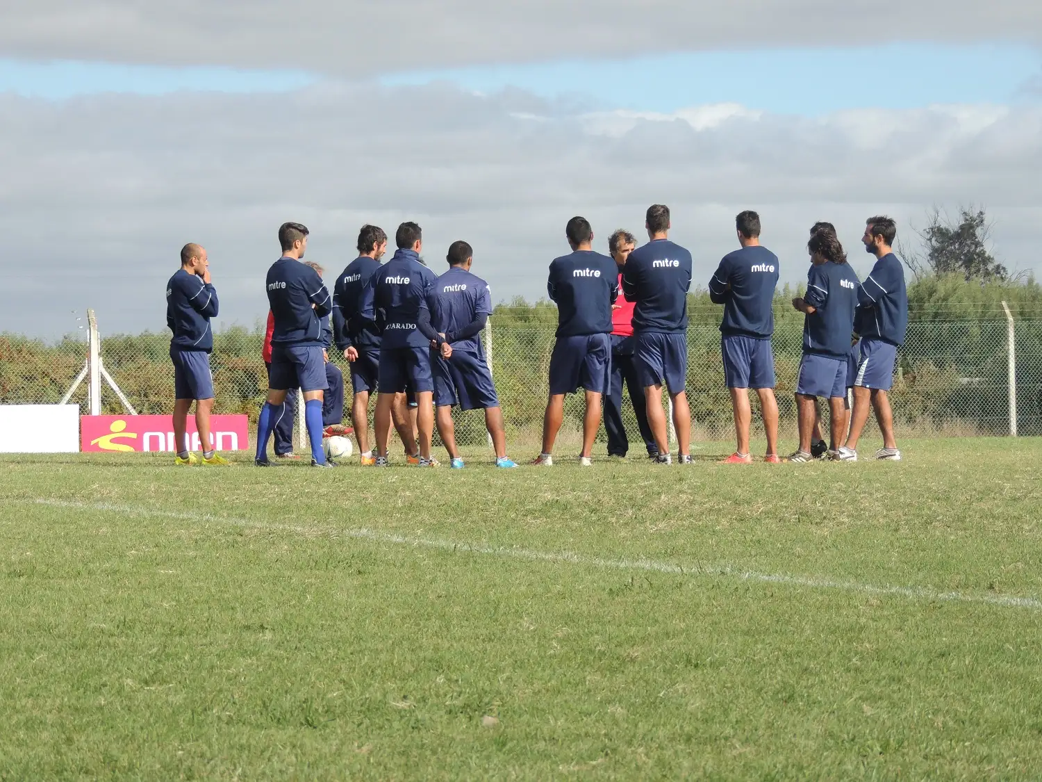 Alvarado concentra con 20 jugadores