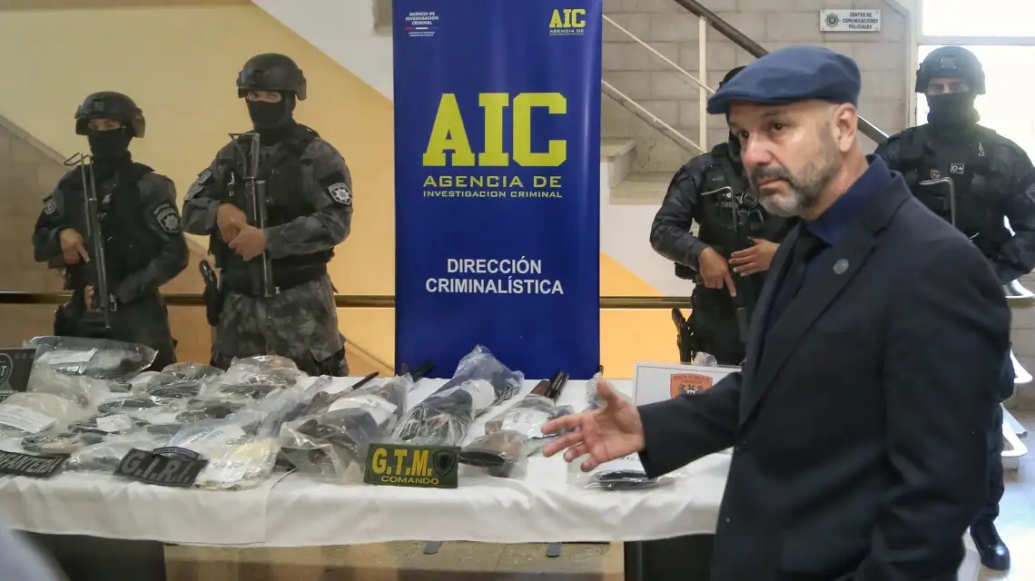 Brilloni brindó detalles sobre las armas incautadas en operativos policiales