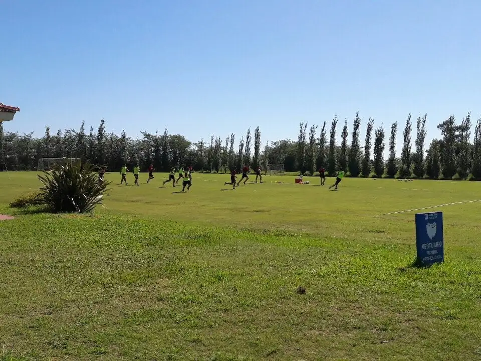 Colón entrenó y atendió a la prensa