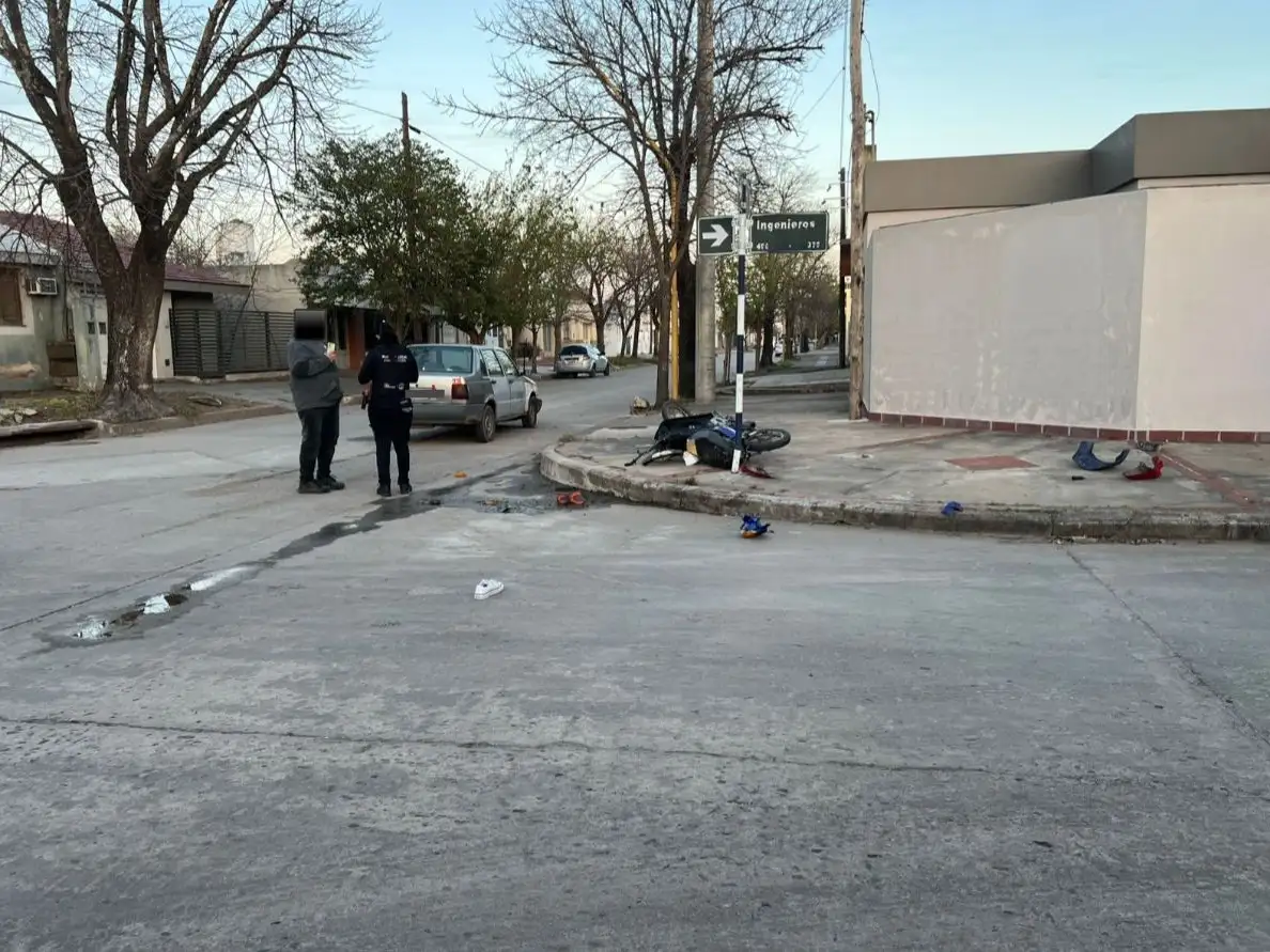Accidente de tránsito deja una joven lesionada