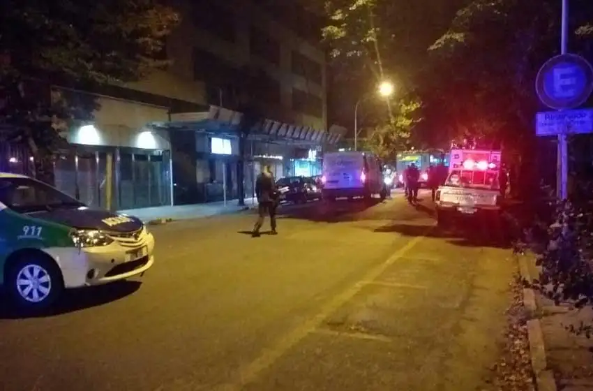 Un hombre murió tras un voraz incendio en un departamento del centro