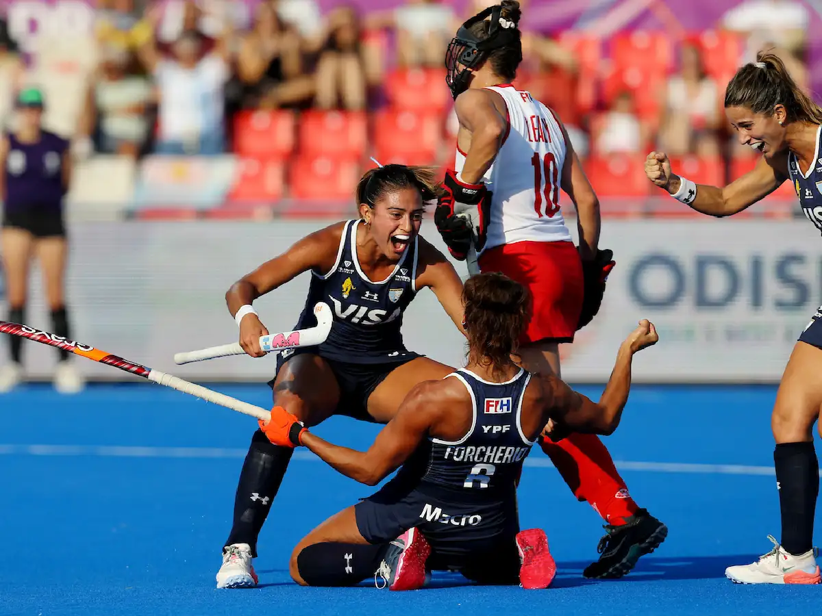 Las Leonas aplastaron a Canadá y están en cuartos de final 