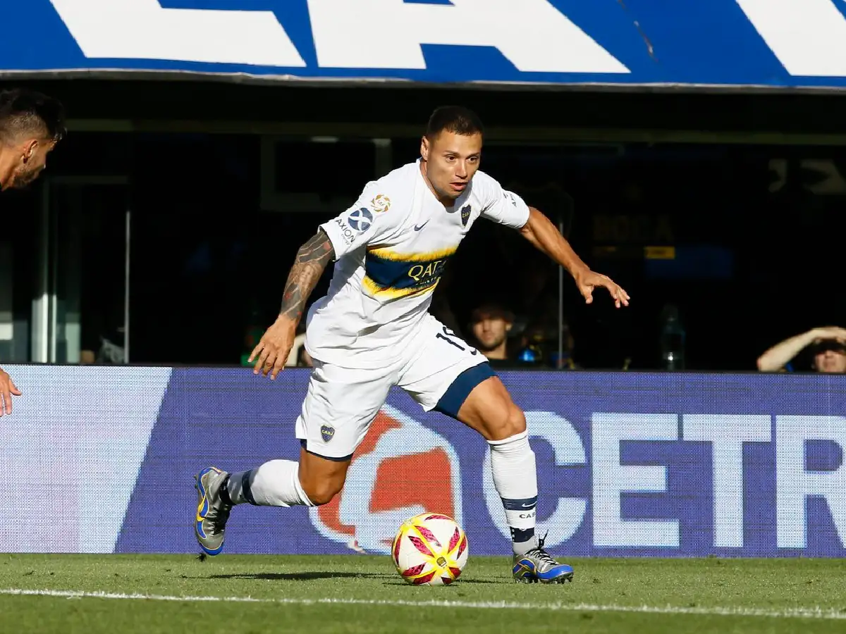 Zárate afirmó que se queda en Boca