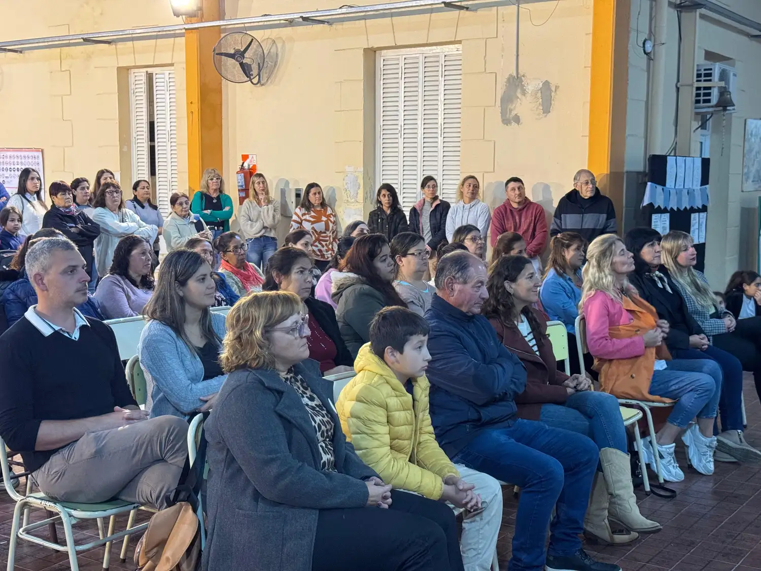 El presidente comunal Jorge Marmiroli junto a la senadora Leticia Di Gregorio participaron del inicio del ciclo lectivo de la institución educativa.