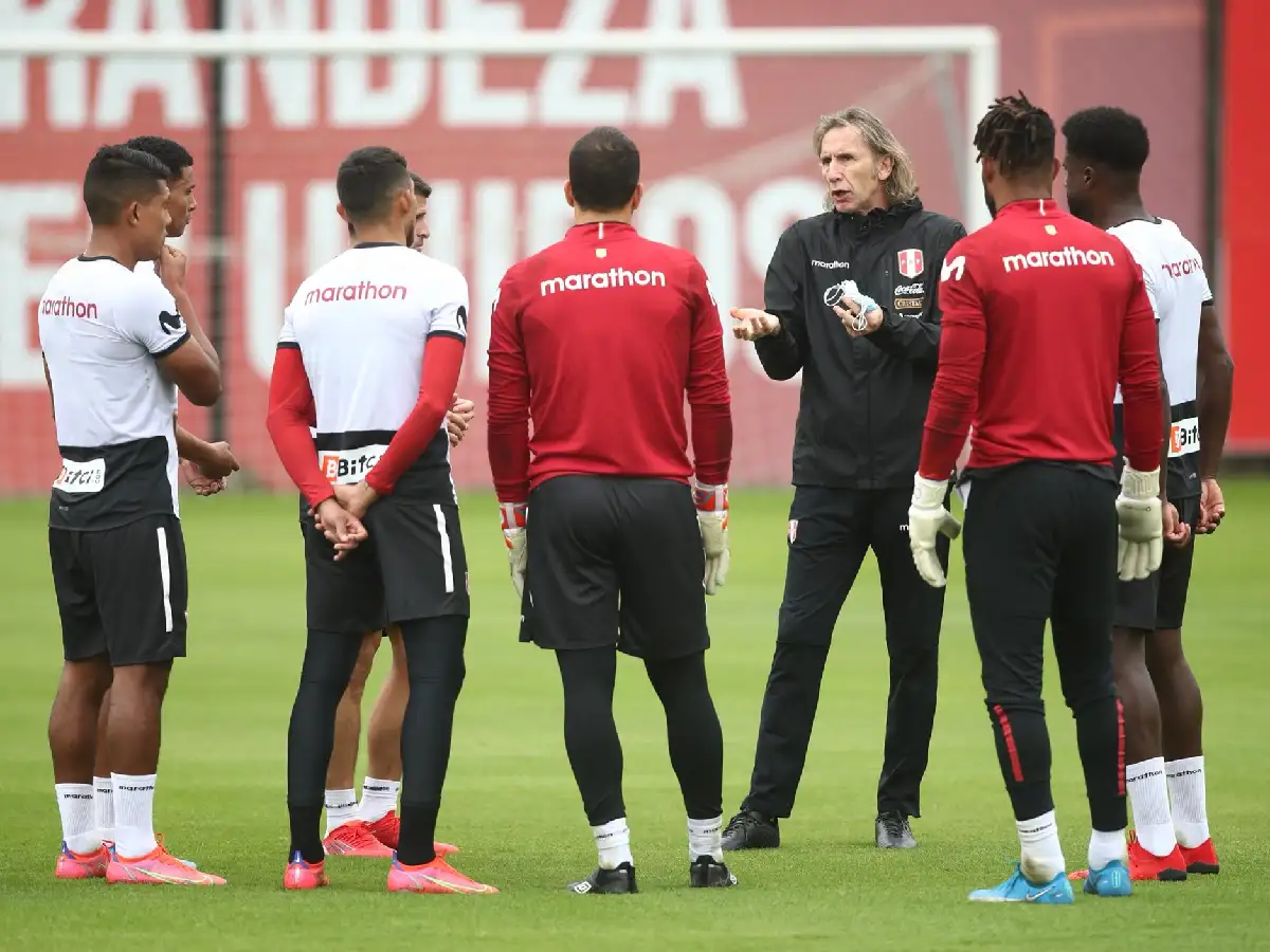 Perú: Gareca trabaja solamente con siete jugadores 