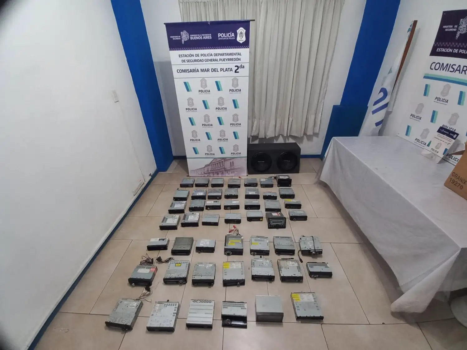 El robo de un estéreo, clave para dar con elementos en un comercio especializado