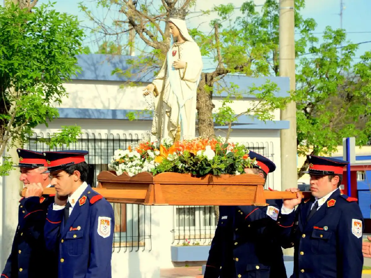 Patronales en La Francia: de la procesión a la caravana       
