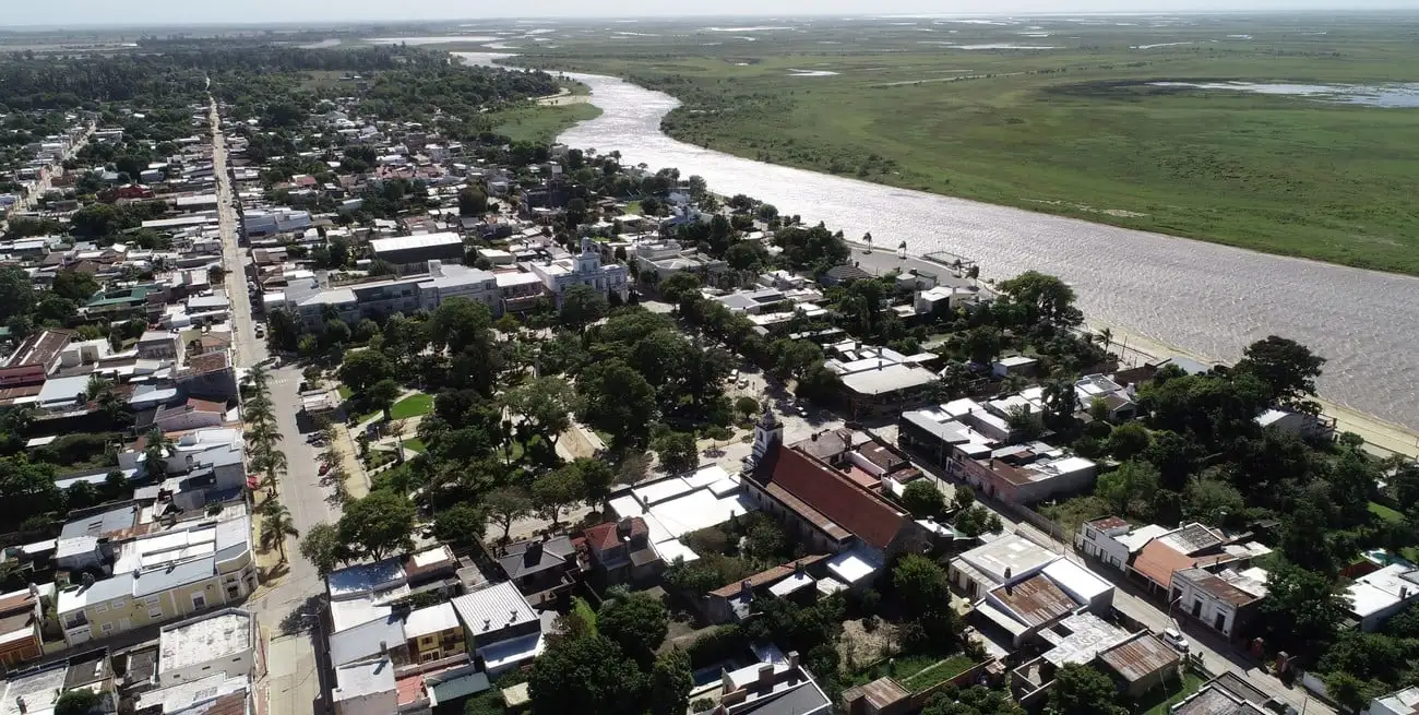 La media sanción se llevó a cabo por unanimidad con la finalidad de aliviar cuanto antes las cuentas de los gobiernos de pueblos y ciudades del interior provincial. Crédito: Fernando Nicola