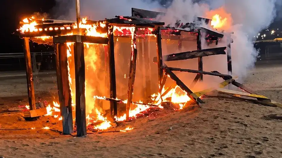 Se incendió una casilla de guardavidas en la playa pública frente al Casino