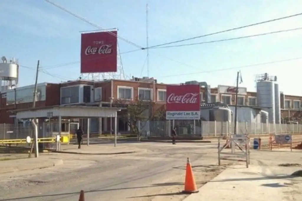 Berazategui: degollaron a un operario de una embotelladora
