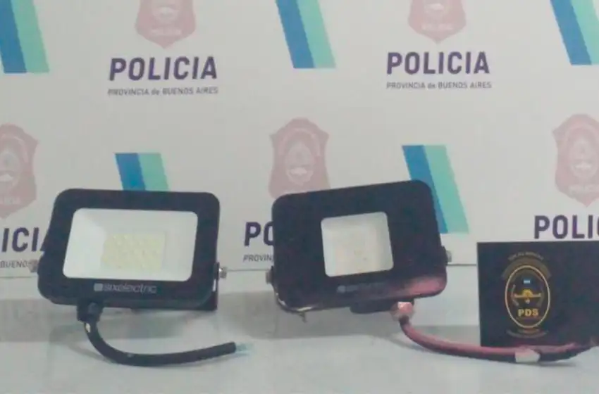 Lo atraparon tras robar los reflectores de una juguetería