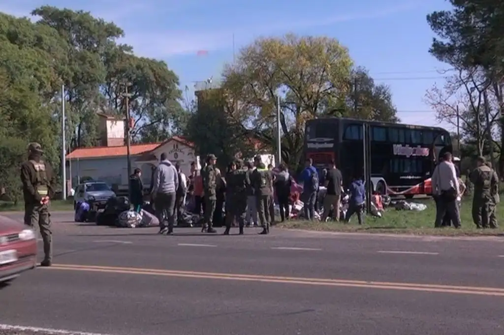 Ruta 12: Gendarmería interceptó un tour de compras con pasajeros santafesinos
