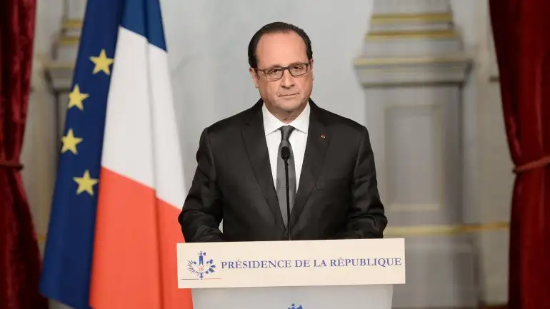 François Hollande: “Debemos destruir a un ejército que amenaza al mundo entero”