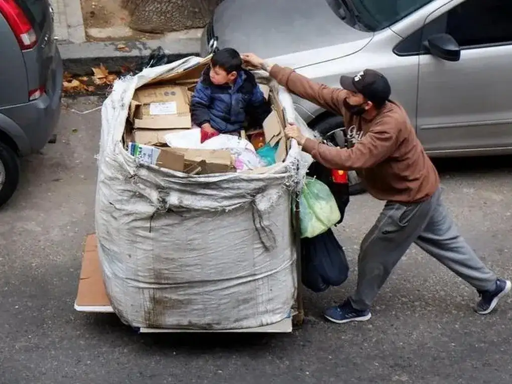 La cruda realidad de la pobreza en Argentina, a la espera de la publicación del nuevo índice oficial del INDEC este jueves.