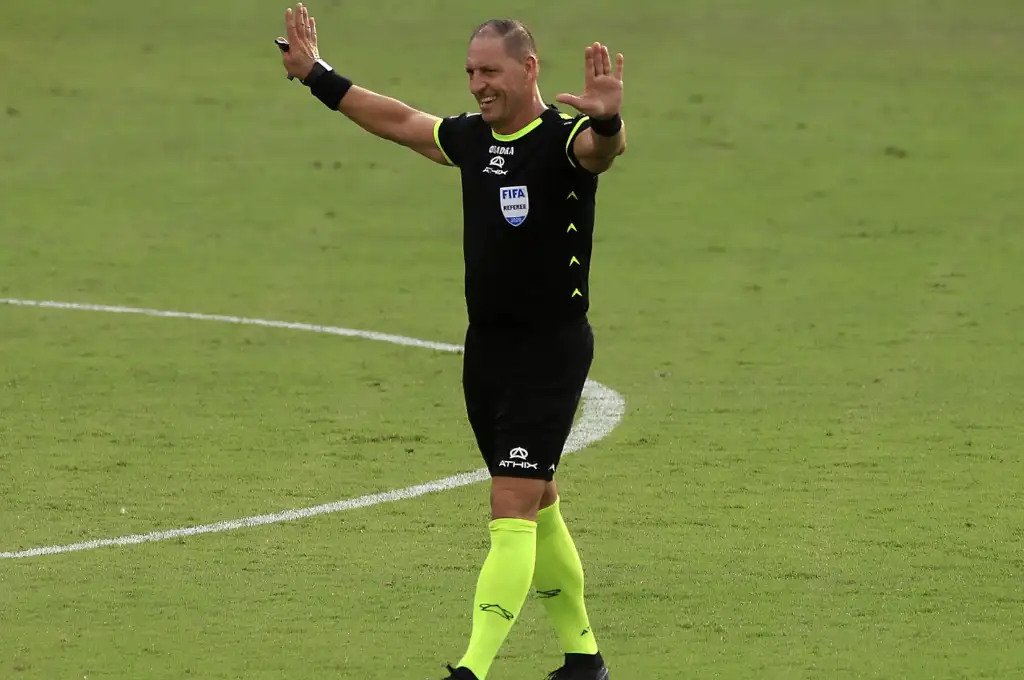 Néstor Pitana será el árbitro de Colón – Racing