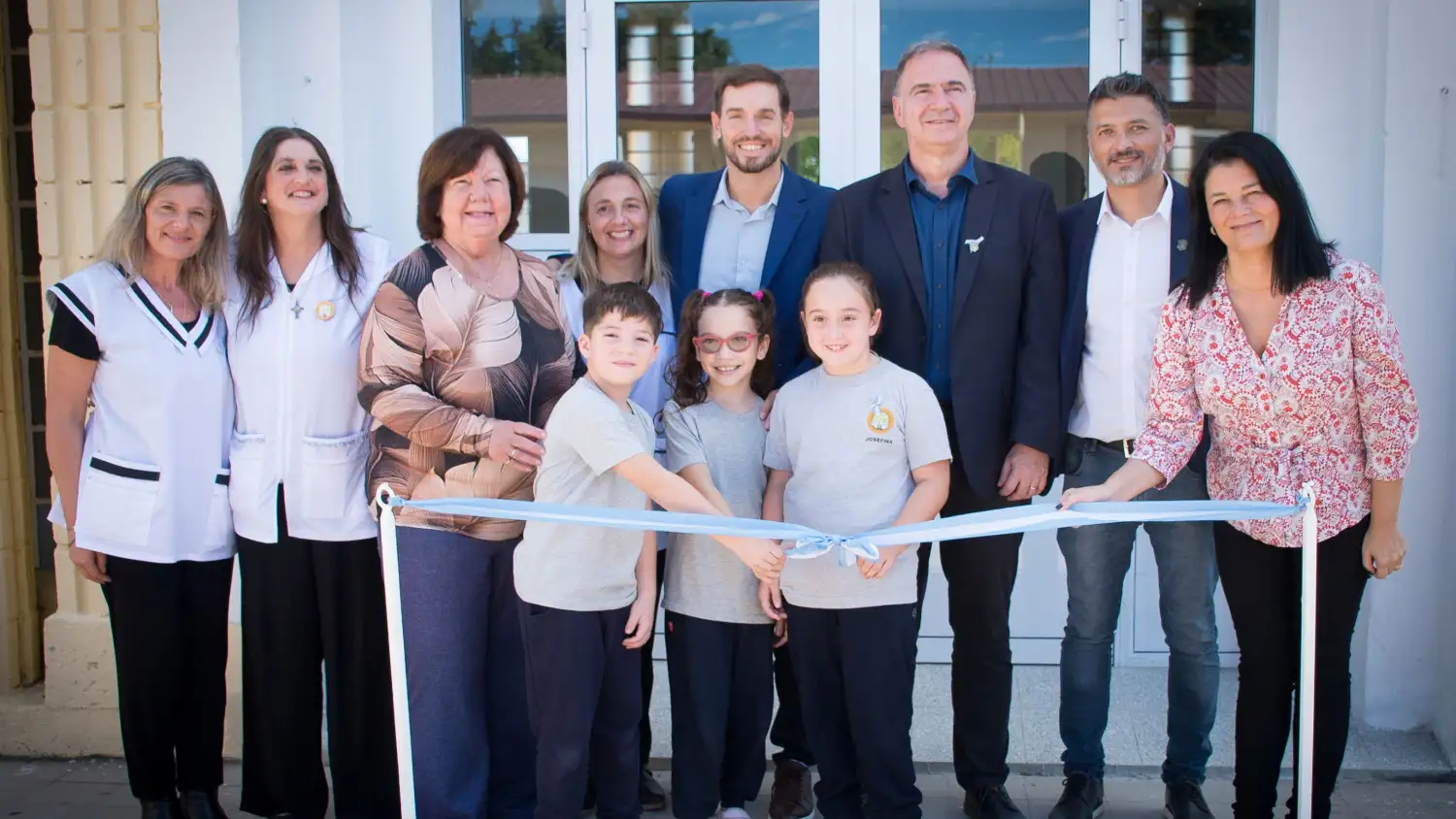 Autoridades provinciales y locales encabezaron el acto de inauguración junto a la comunidad educativa de la Escuela Damas Patricias