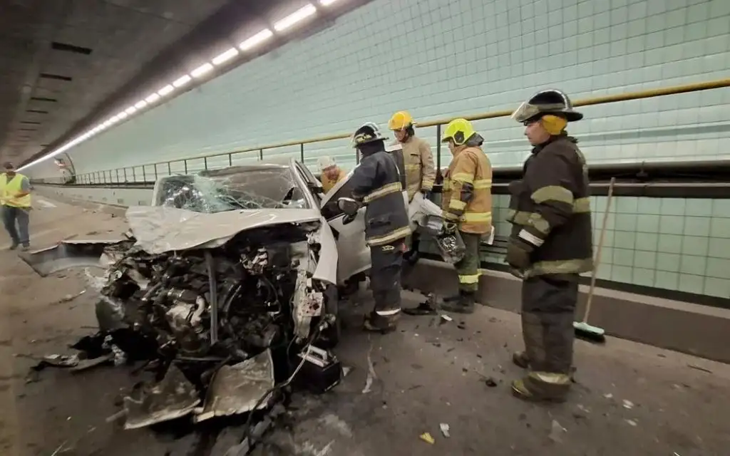 El vehículo involucrado en el accidente, tras el impacto.