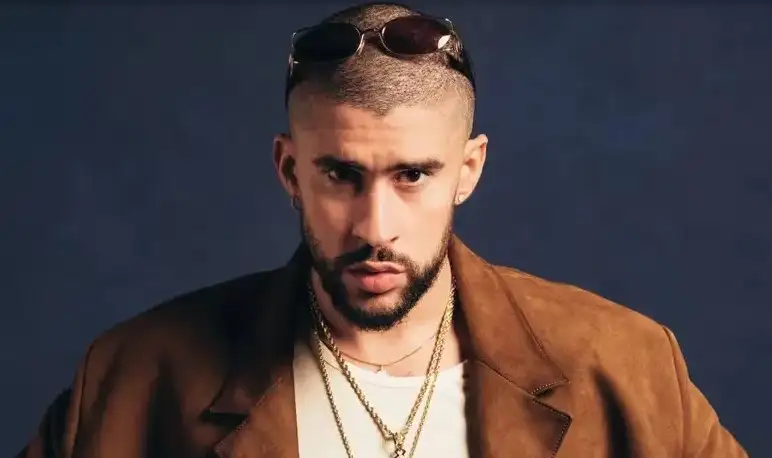 “Bad Bunny es el arquetipo de un ídolo pop moderno”, expresa la publicación en uno de sus párrafos.