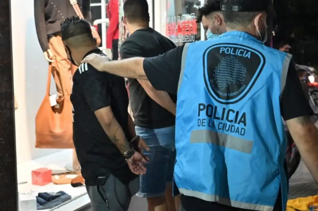 Cayó una banda que usaba inhibidores de alarmas para robar autos